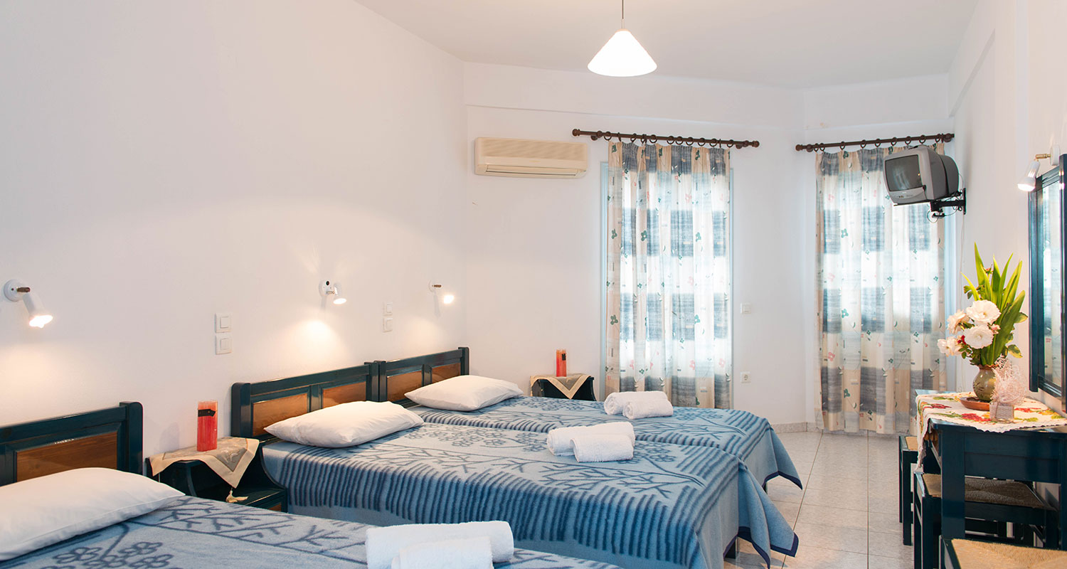 Τρίκλινο δωμάτιο στα δωμάτια Λουμίδης στη Σίφνο